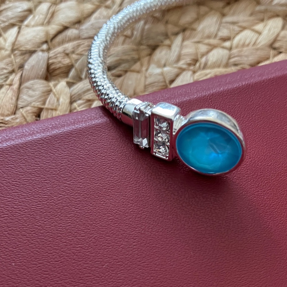 Chic Blue and Silver Women's Bracelet Set(3) - Picture 4 of 5